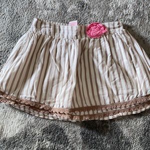 Adorable striped skirt with lace details